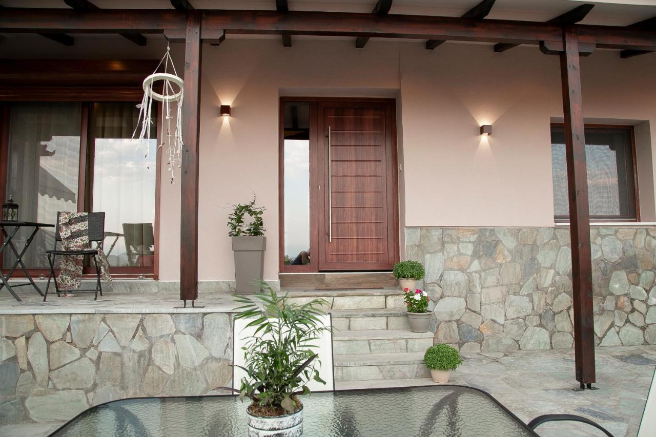 Under The Rocks Meteora Panoramic View Villa Kalambaka Exterior photo